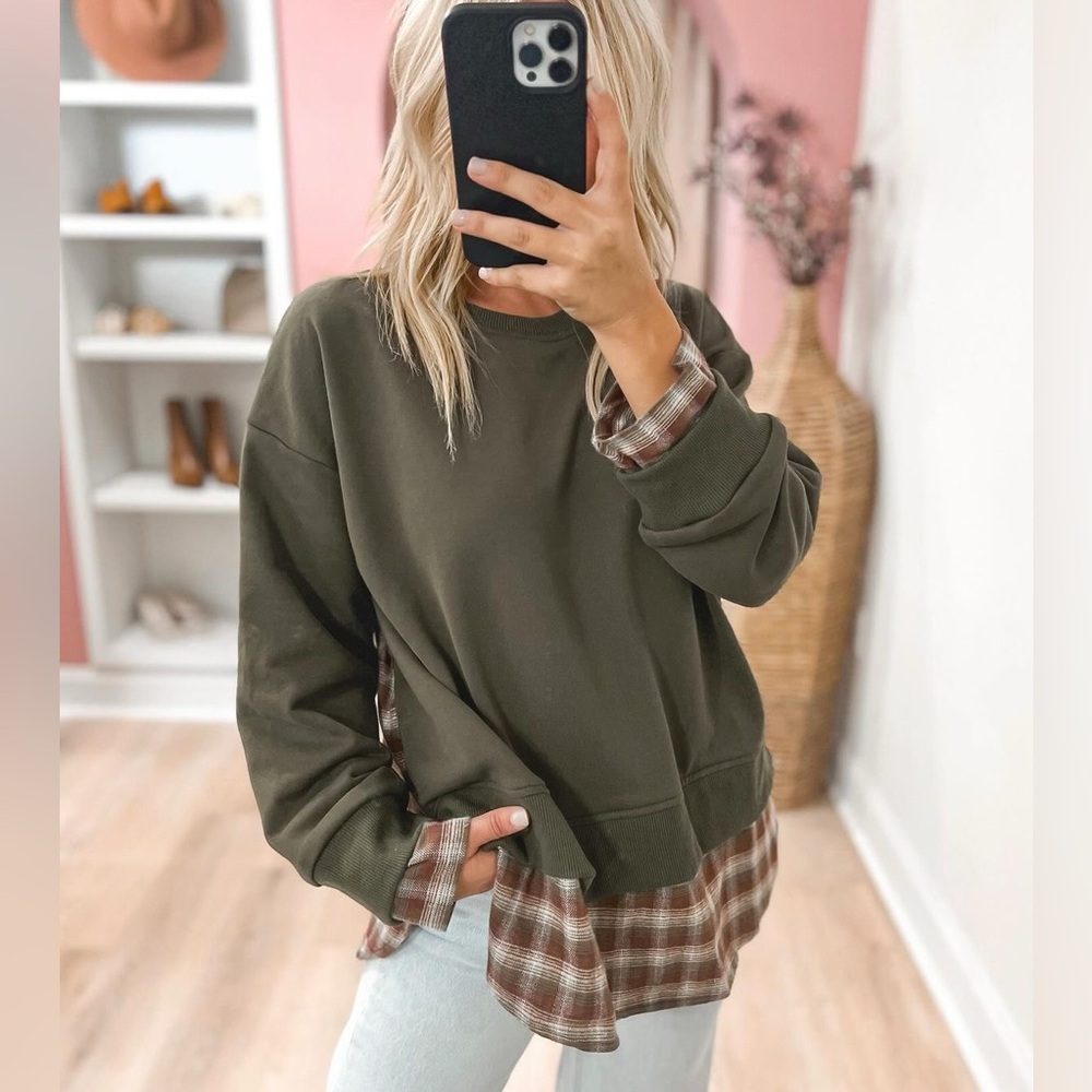 She + Sky Flannel Sweatshirt Size Small